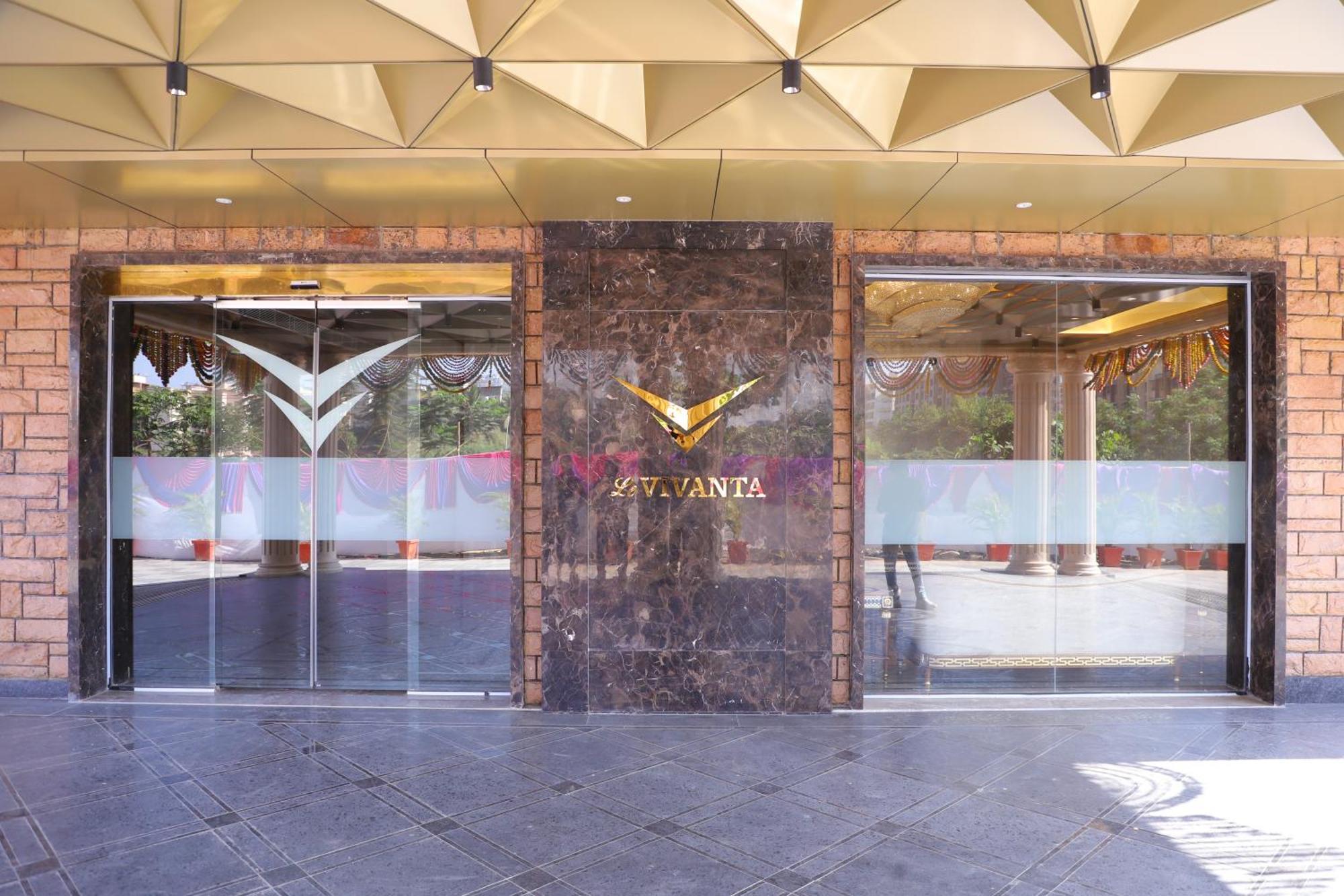 Le Vivanta Virār Exteriör bild