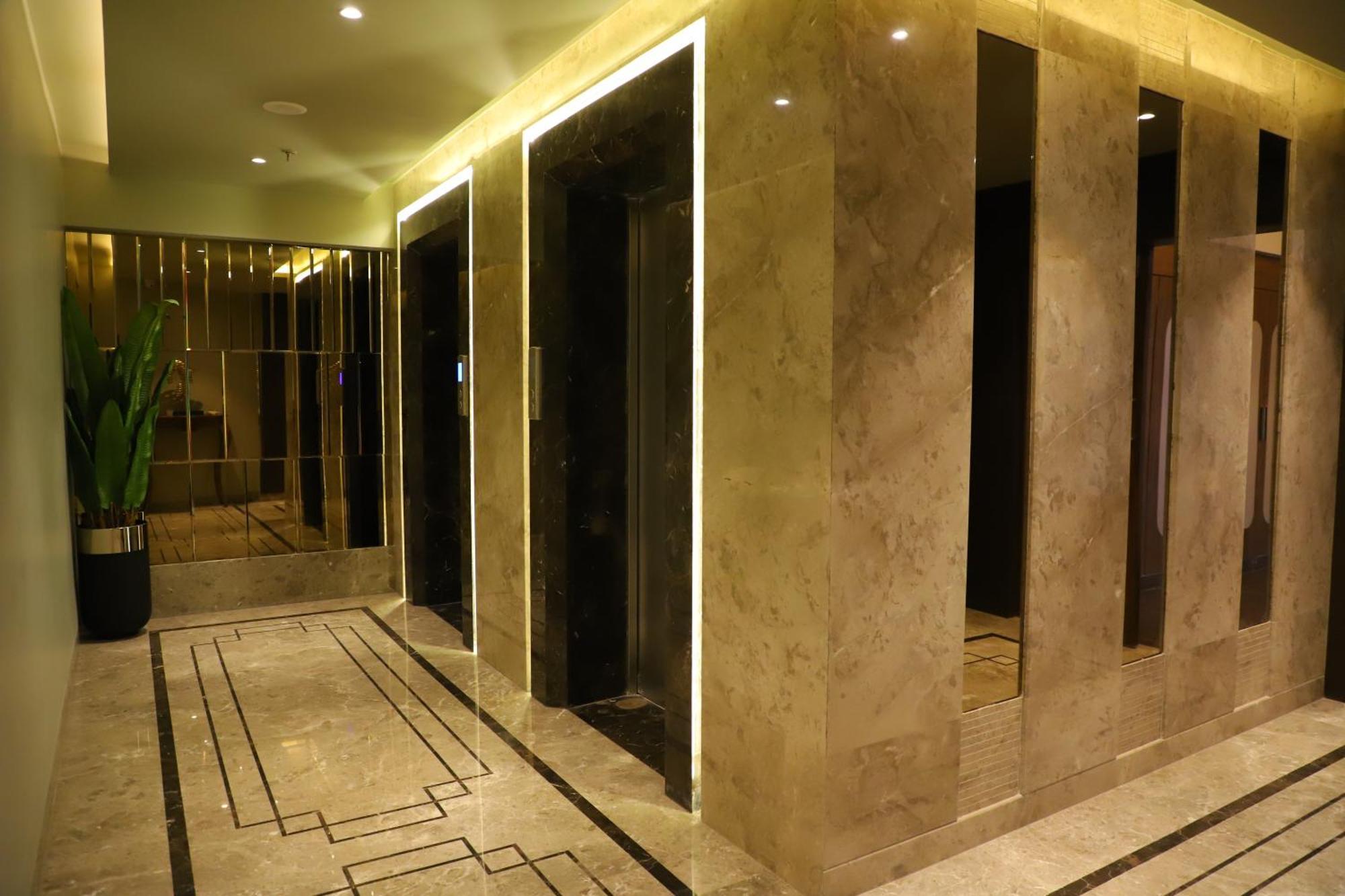 Le Vivanta Virār Exteriör bild