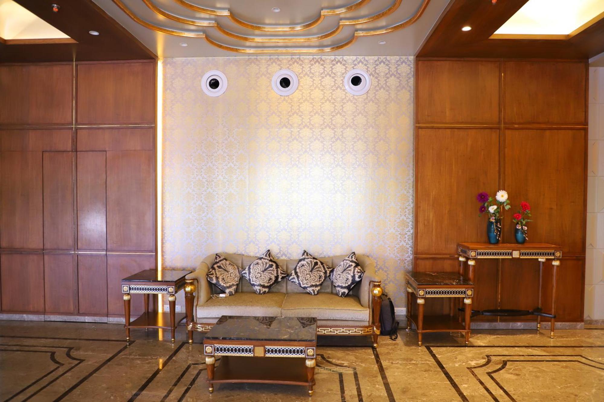 Le Vivanta Virār Exteriör bild